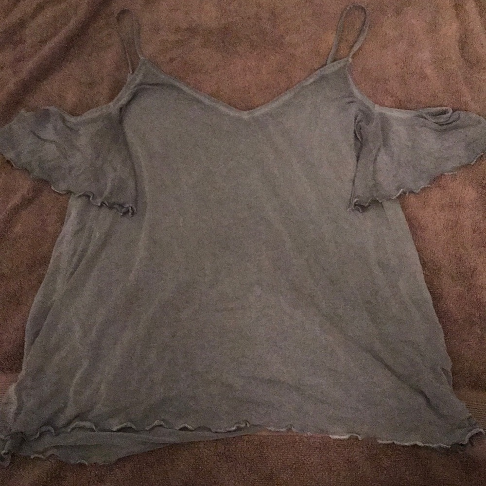 Off the shoulder Tee